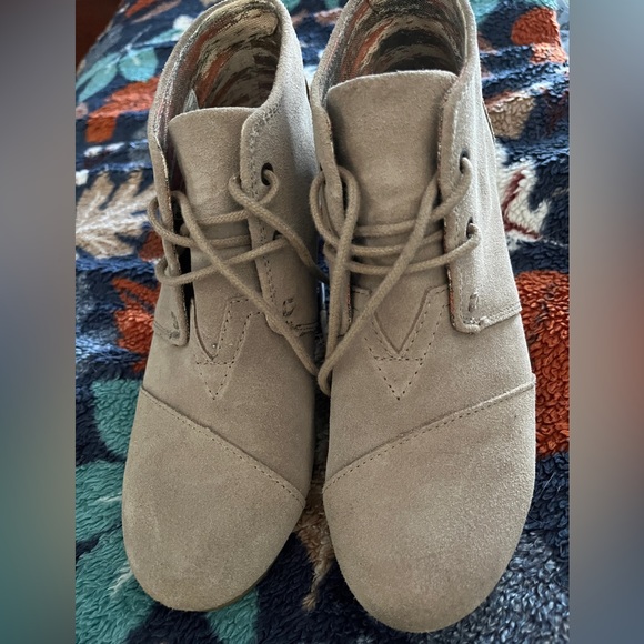 Toms Boots - Picture 1 of 4